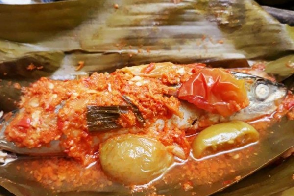 Resep Pepes Ikan Kembung Blimbing Wuluh