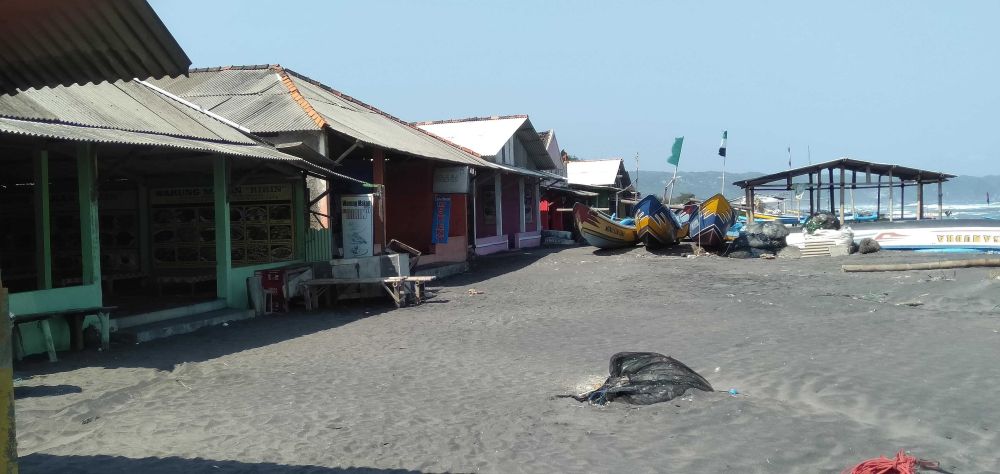 Pantai di Bantul Ini Sajikan Kuliner Seafood nan Nikmat