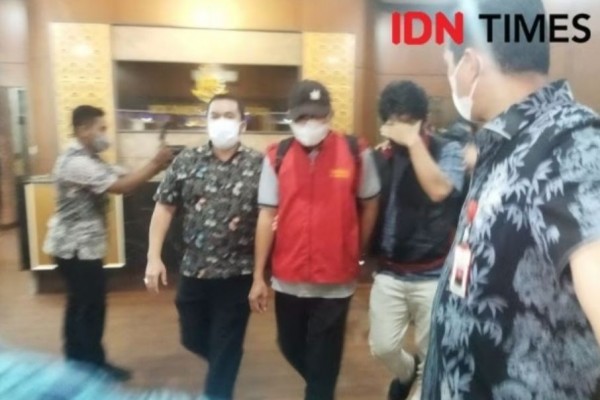 Dua Terpidana Korupsi Pajak Samsat Kelapa Dua Masih Terima Gaji