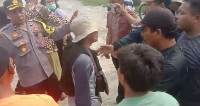 Viral Pengacara Ajak Berkelahi Warga di Pantai Semilir Tuban