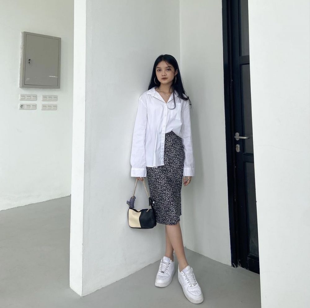 9 Ide Outfit Kuliah Adinda Khalista, Puteri Remaja Indonesia