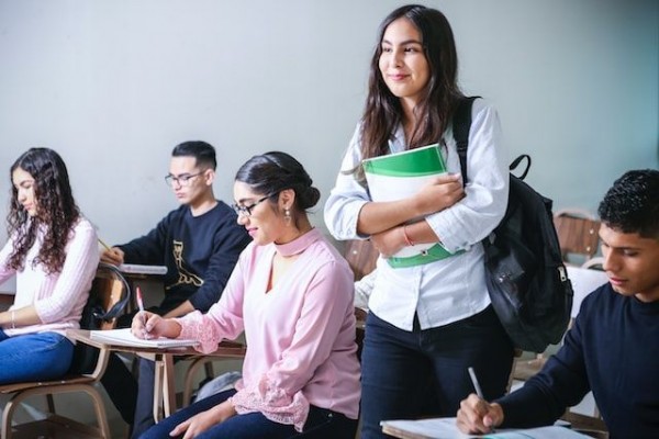 Pentingnya Belajar Membangun Relasi Berkualitas saat Kuliah