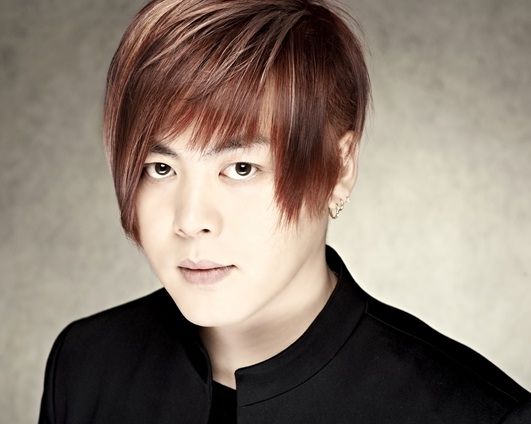 Leader Grup KPop Populer Generasi Pertama