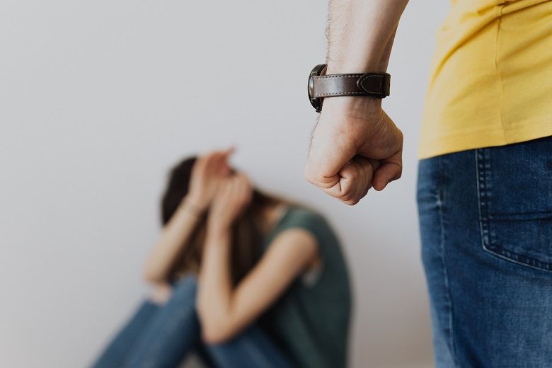 5 Penyebab Korban KDRT Memaafkan dan Bertahan dalam Hubungan Abusive