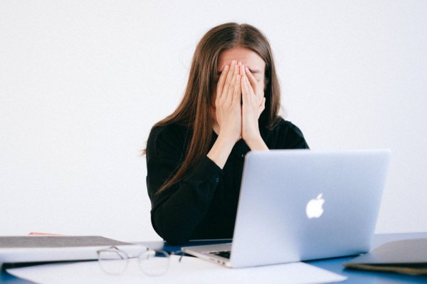 5 Cara Mengatasi Stres setelah Mendengar Berita Buruk
