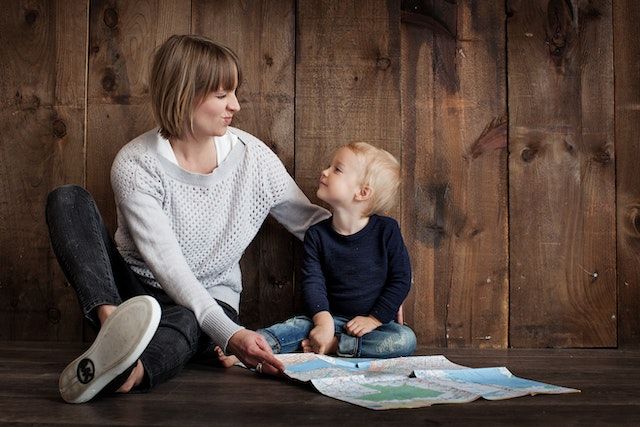 5 Tips Jadi Ibu Sambung yang Disukai Anak, Pahami Kebutuhannya