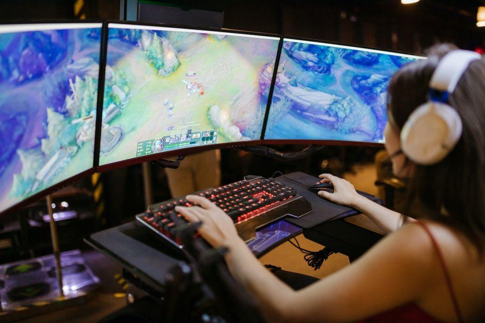 5 Zodiak Ini Cocok Menjadi Gamer Profesional 