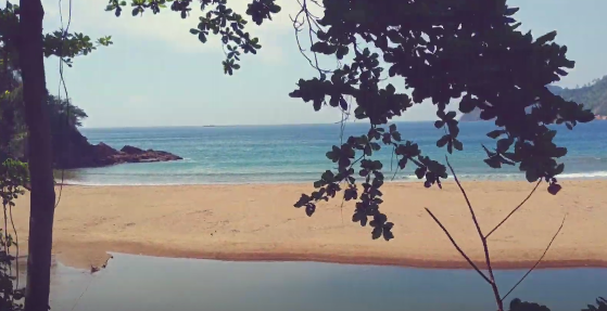 10 Potret Pantai Klatakan di Malang, Bisa untuk Wisata Mancing