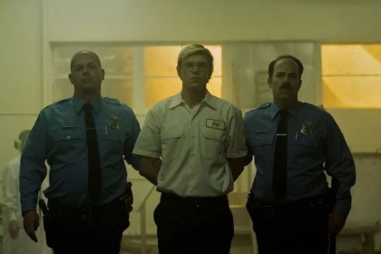 6 Isu Penting Diangkat dalam Serial Netflix Dahmer
