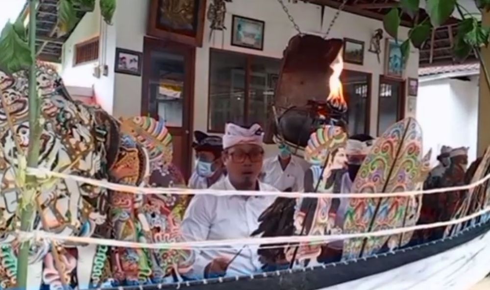 Deretan Tradisi Bali yang Mirip Rebo Wekasan di Film Inang