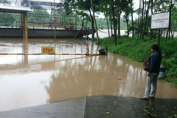 Brantas Meluap, Perahu Penyeberangan Di Tulungagung Tutup