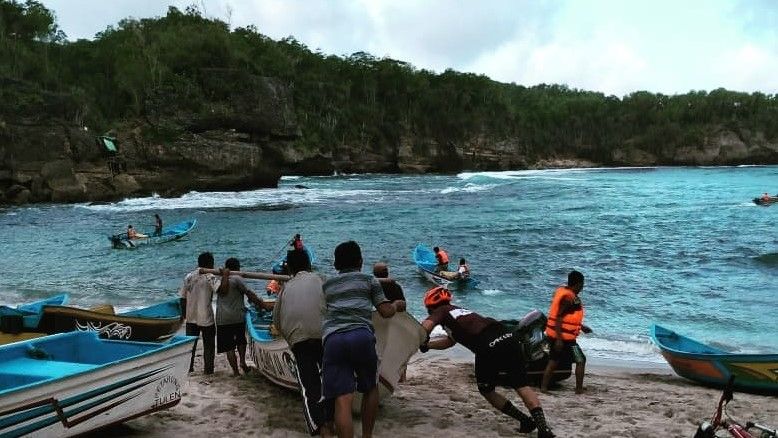 5 Pantai Tersembunyi di Pacitan, Masih Alami Banget!