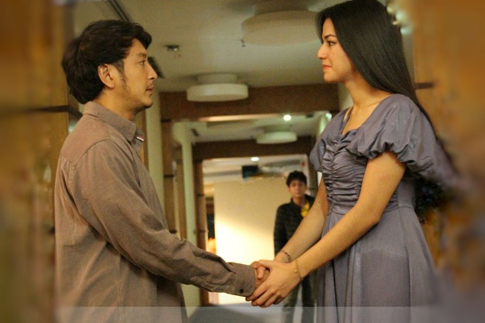 10 Potret Dimas Anggara Dan Susan Sameh Di Film Crazy 