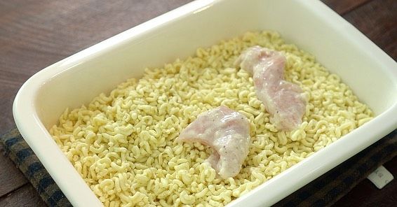 Resep Ayam Goreng Ramen Saus Korea, Sensasinya Unik!