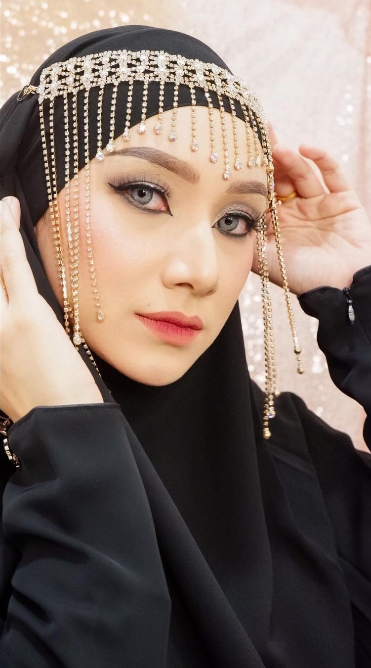 Ide Arabian Makeup Look Ala Artis