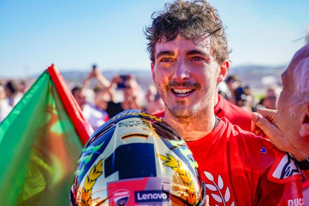 10 Potret Selebrasi Francesco Bagnaia Saat Raih Juara Dunia