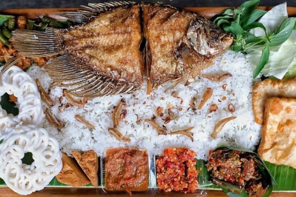 7 Rekomendasi Tempat Makan di Sekitar Monumen Jogja Kembali