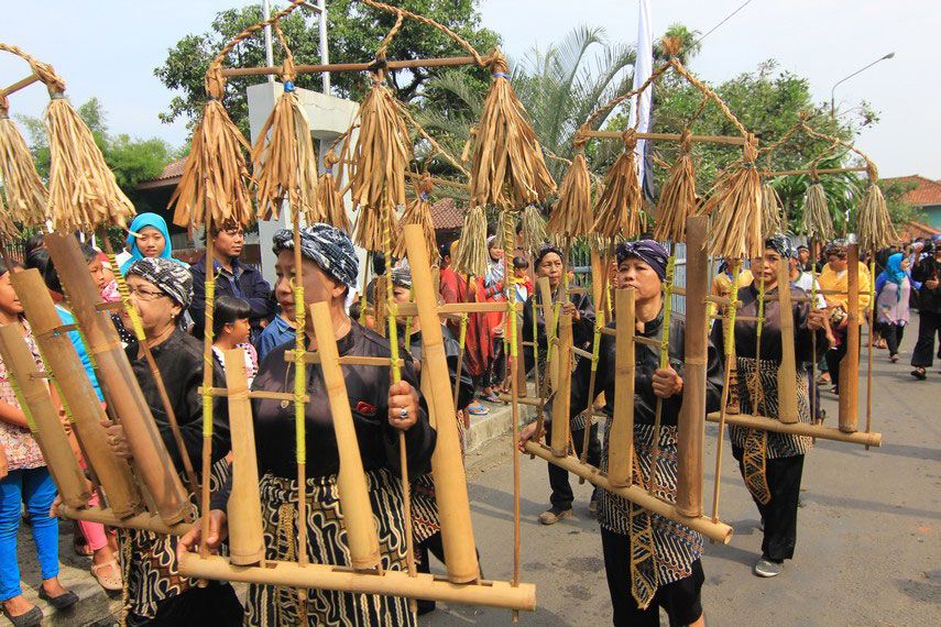 5 Jenis Angklung di Indonesia, Bagian dari Upacara Adat