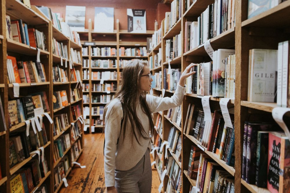 5 Tips agar Gak Menyesal Membeli Buku Fiksi, Jangan Asal Beli