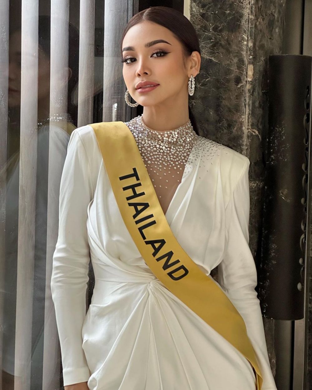 9 Potret Engfa Waraha Juara 2 Miss Grand International 2022