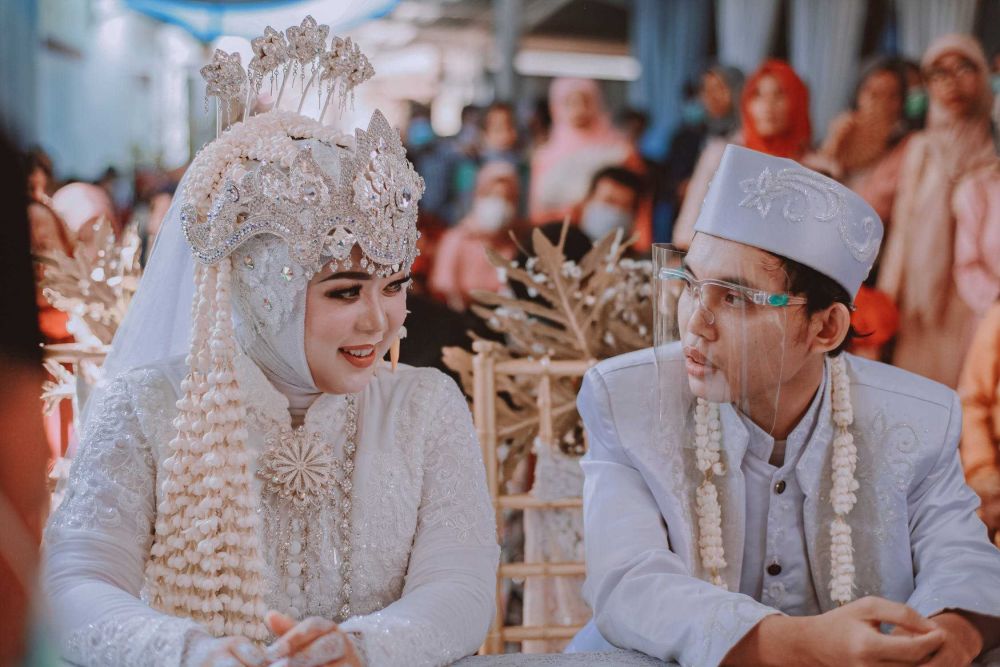 8 Tahap Tradisi Pernikahan Adat Madura, Ada Sesi Lompat Tali