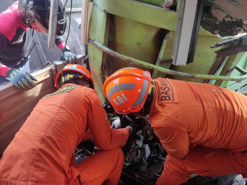 Bus Tabrak Truk Di Ring Road Bantul, Kernet Bus Meninggal