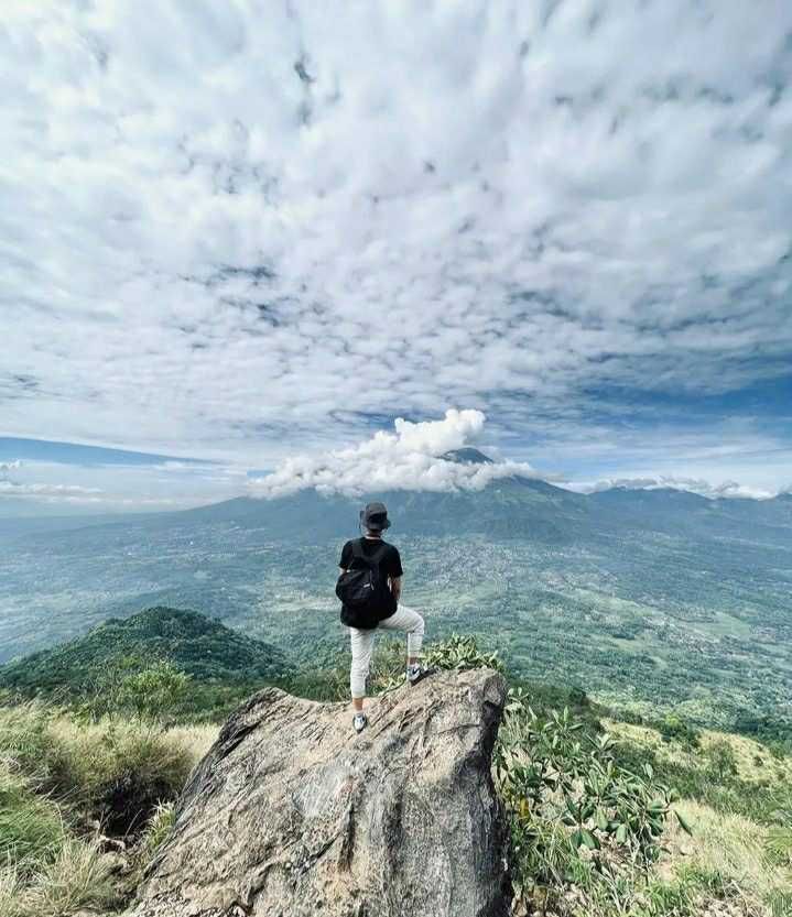 6 Gunung di Jawa Timur Ini Cocok untuk Pendaki Pemula