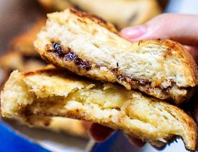 5 Roti Bakar Legendaris Di Bandung, Topping Melimpah!