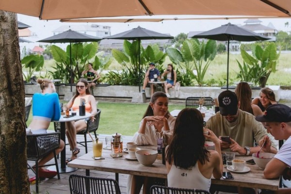 5 Kafe dan Restoran di Bali View Sawah, Adem Banget!