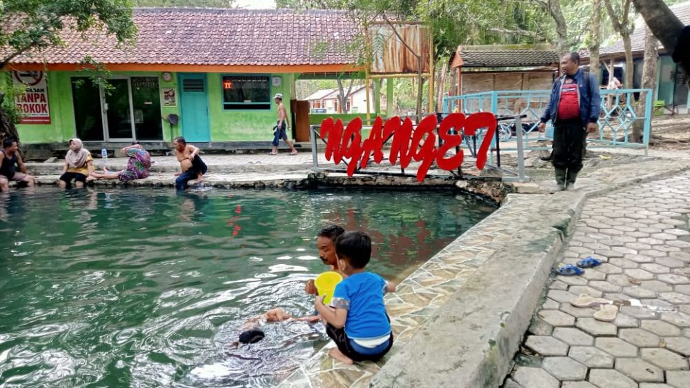 Pemandian Air Panas di Tuban, Berwisata Sekaligus Terapi Kesehatan