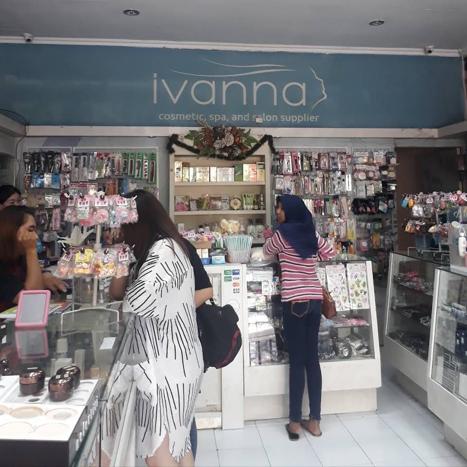 7 Toko Kosmetik Terbaik di Surabaya, Produk Lokal Hingga Korea Ada!