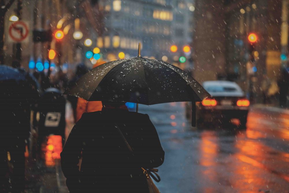 5 Hal Indah hanya Bisa Dinikmati Saat Hujan Turun, Damai 