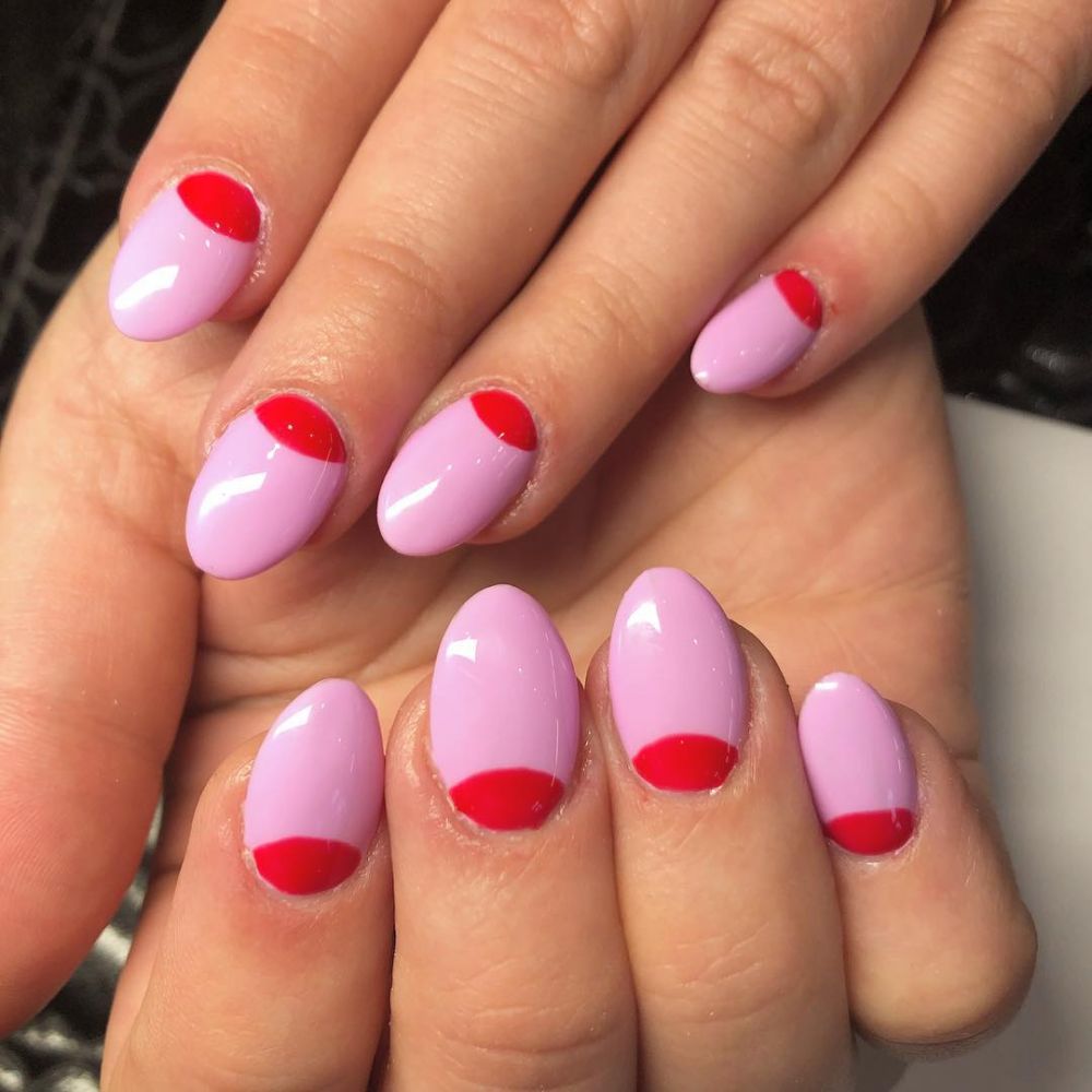 15 Inspirasi Desain Half Moon Nail Art, Trendi dan Cute Abis!