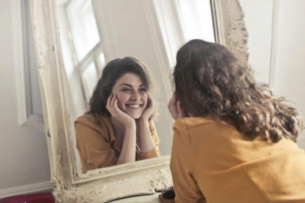 8 Cara Menumbuhkan Self-Love Agar Kesehatan Mental Terjaga