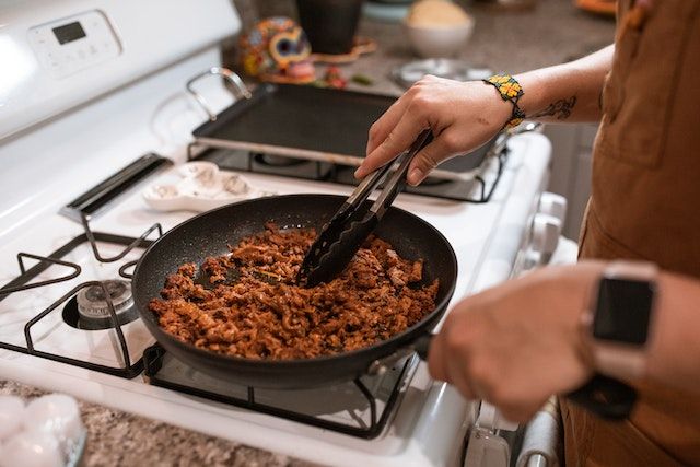 Resep Sambal Ayam Suwir, Pedas Gurihnya Bikin Tambah Nasi