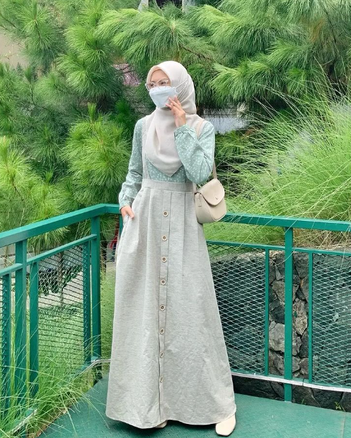 10 Inspirasi Outfit Hijab Nuansa Pastel, Feminim dan On Point