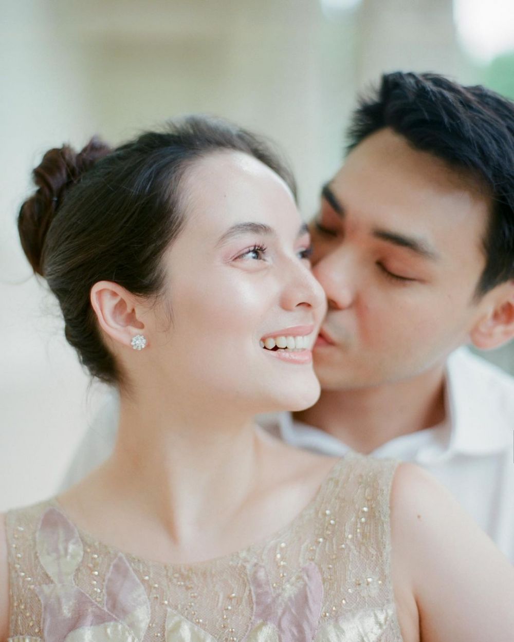 10 Potret Prewedding Chelsea Islan Dan Rob Clinton