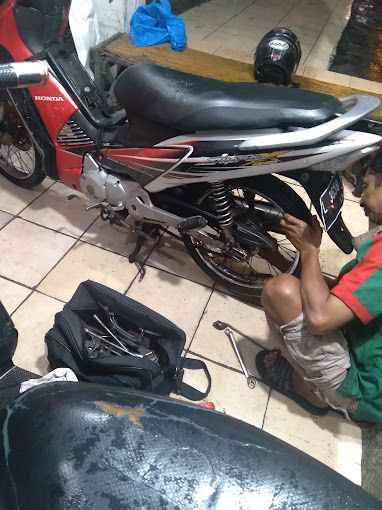 5 Bengkel Motor di Surabaya, Semua Kebutuhan Motormu Ada di Sini