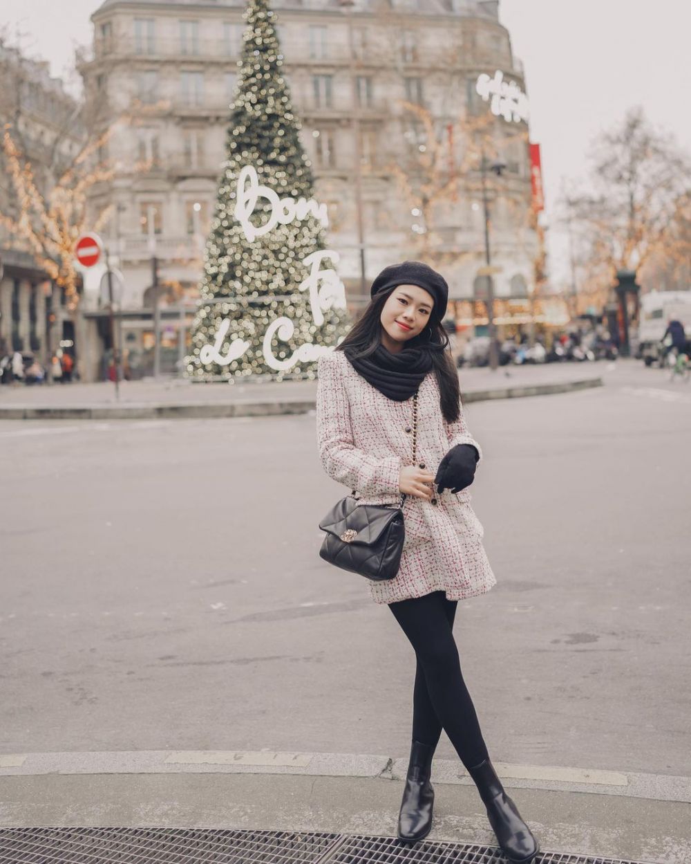 11 Ide Winter Outfit ala Molita Lin saat Liburan ke Eropa, Modis Abis