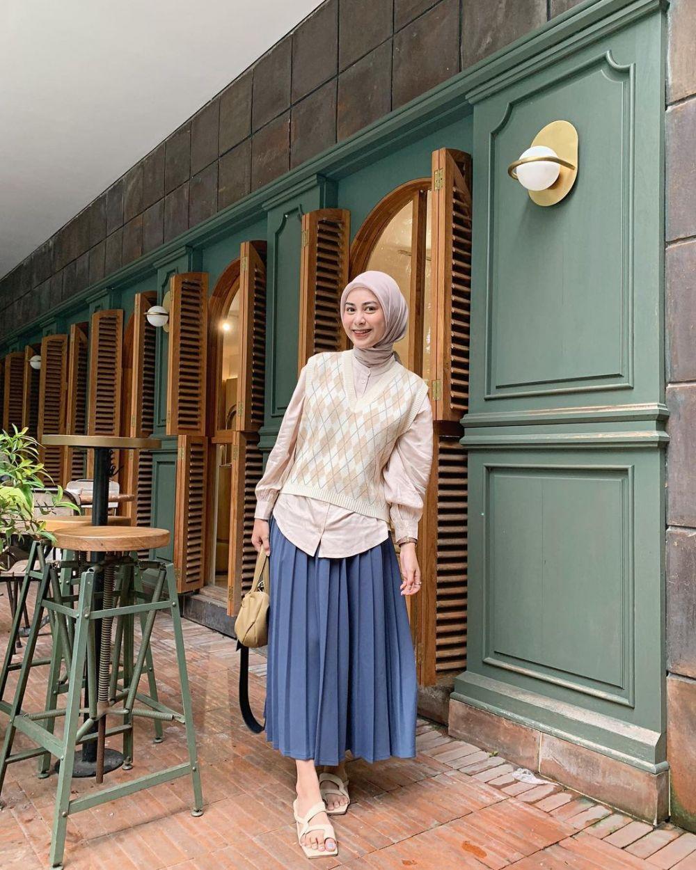 10 Ide Outfit Girly ala Dianty Annisa, Chic Buat OOTD!