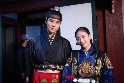 9 Kisah Cinta Pangeran Seongnam Under the Queen&apos;s Umbrella
