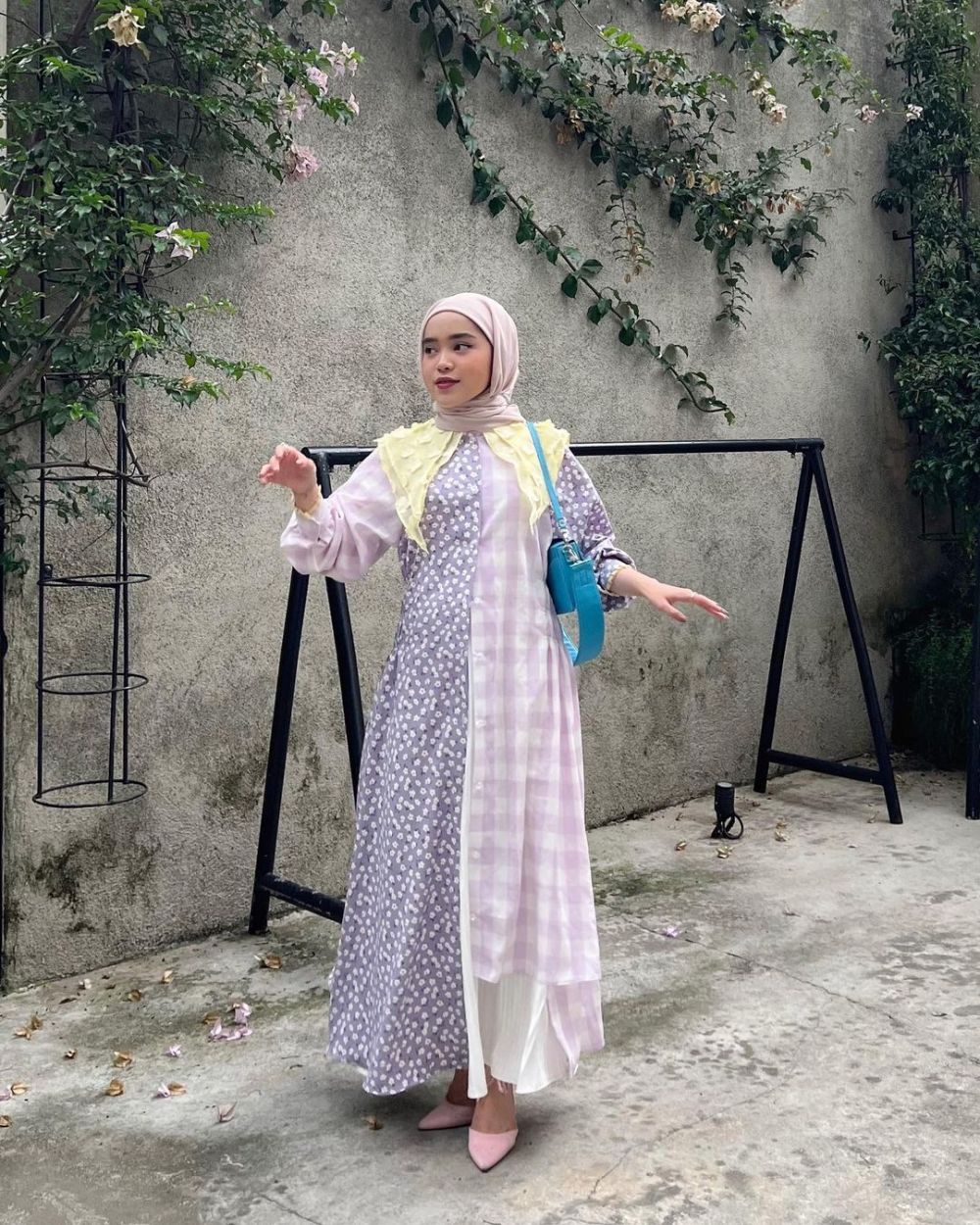 Padu Padan Outfit Warna Cerah Ala Raihana Nusaibah 9038