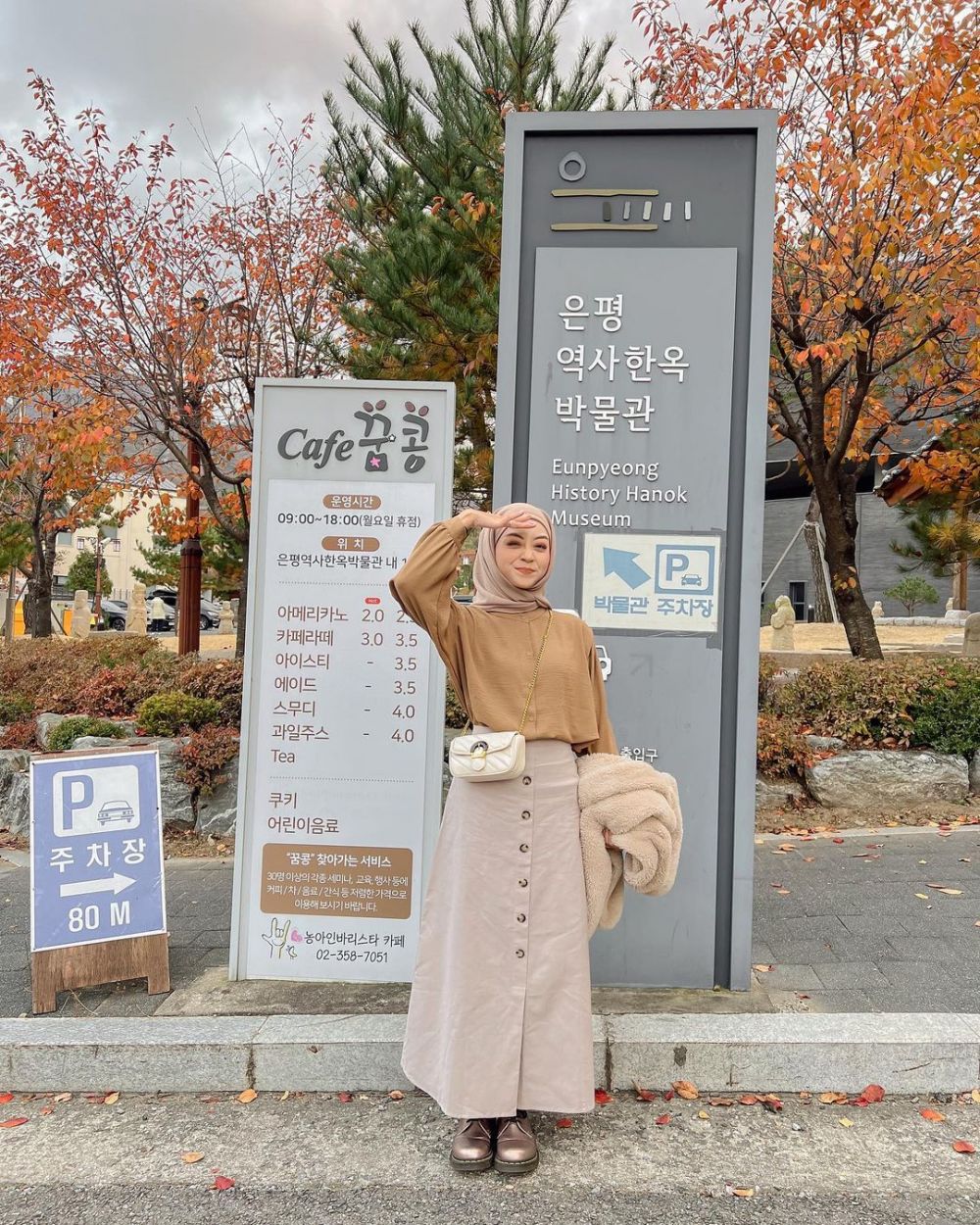 9 Ide Outfit Hijab Liburan ke Luar Negeri ala Meirani Amalia