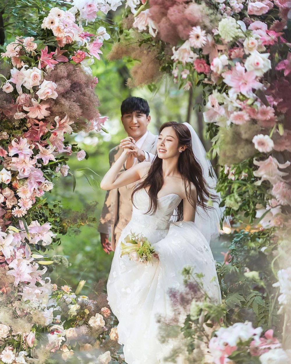 10 Foto Prewedding Park Ji Yeon dan Hwang Jae Gyun