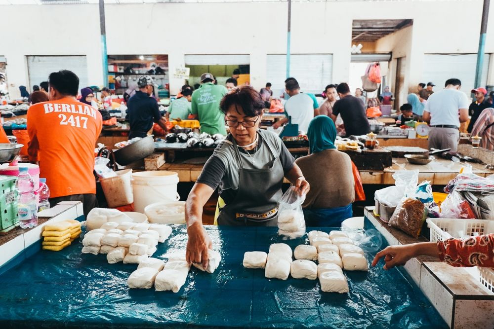7 Pasar di Indonesia dengan Nama Hari, Unik!