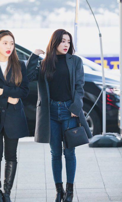 9 Inspirasi OOTD ala Irene Red Velvet, Stylish Abis!