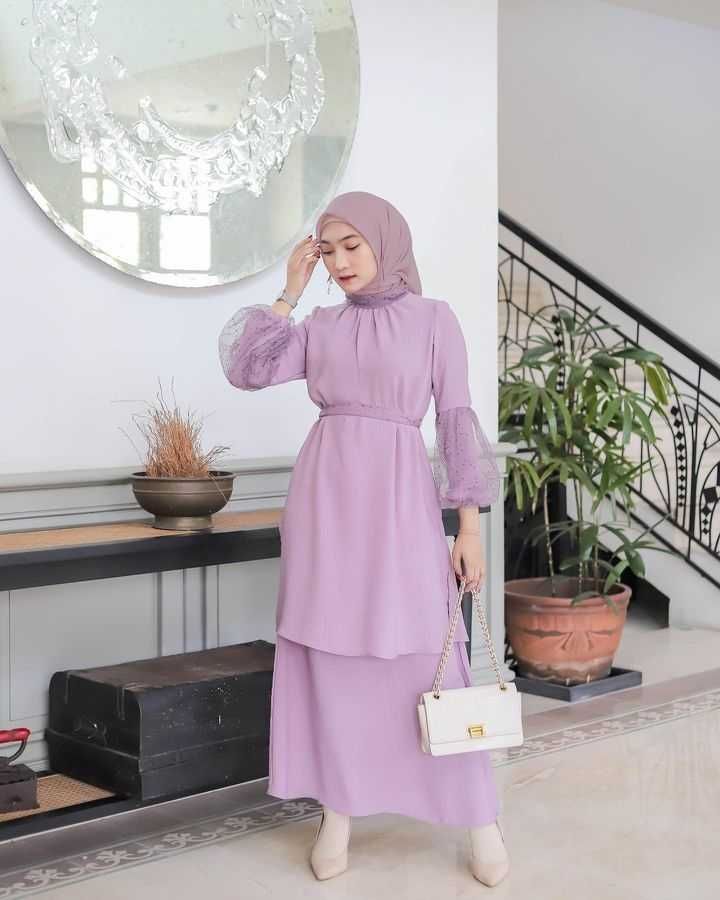 10 Ide Outfit Hijab untuk Kondangan dengan Nuansa Ungu, Elegan!