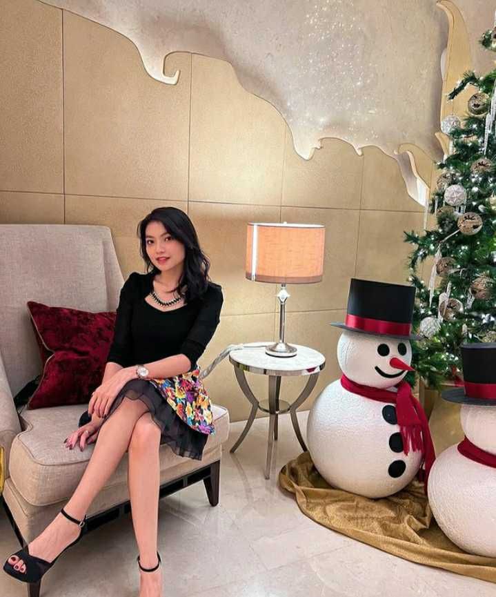 10 Fashion Artis Sambut Natal dan Tahun 2022, Gisella Paling Glamor!