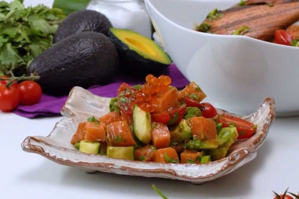 Resep Lomi-Lomi Salmon, Salad Hits Hawai yang Segar!