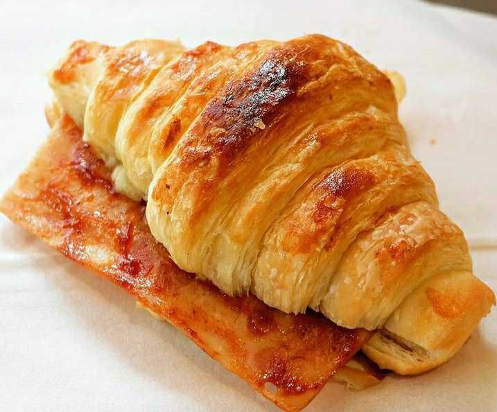 5 Rekomendasi Croissant Lezat Di Jakarta Barat